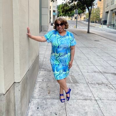 Member of a litigation/trial practice group at a Downtown LA law firm. I have a passion for fashion. Fan of the Clippers, Dodgers, I Love Lucy, Perry Mason.