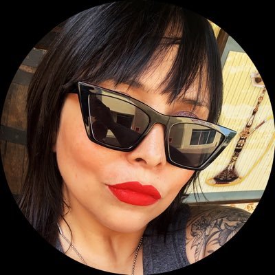 Odio a los mosquitos 🦟 Excéntrica y ecléctica ⚡️ Mi nombre significa reina 👸🏽 de TODO. ALWAYS EXTRAVAGANT 🦹🏽♀️ Atorrante profesional e insoportable