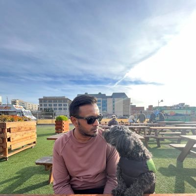 vinayganeshh's profile picture. Guitarist, Songwriter, iOS @Apple