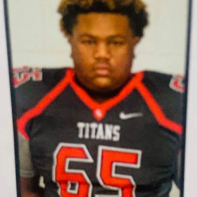 Carl Albert highschool 🏀 power forward 🏈OL/DL C/O 2027 6’0 260 jaydenshelly672@gmail.com