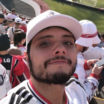 Economista 📈📉
Investidor 🤑
Curtindo a vida 🍻
@SaoPauloFC 🇾🇪
@OfficialASRoma 💛❤️
@Broncos
@ScuderiaFerrari