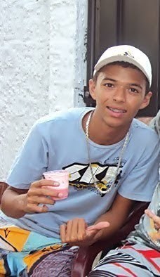 17 anos, flamenguista, extrovertido, ciumentoo, namoro a @MycaellySilva , mt fé em DEUS .