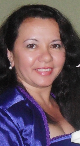 Sou uma mulher feliz, amo a Deus, família e amigos! Filha de Patos-PB, Professora de Língua Portuguesa , vejo a vida com os olhos do coração!