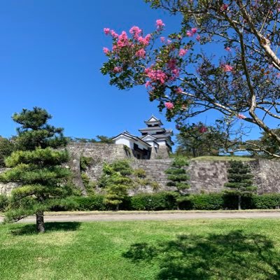 日本の自然、日本の文化が大好き❤です。寺社仏閣や道の駅を巡って日本の美しい景色の散策や美味しいものの食べ歩きをしています。皆様よろしくお願いします。御先祖が播磨国(現在兵庫県西部)の出身の日本人です、個人的なメッセージ、DMのやり取りは致しておりませんのでフォローさせて頂いた方々には一括して御礼を申し上げます。