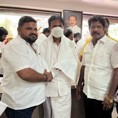 karthirrkdx's profile picture. Dmk