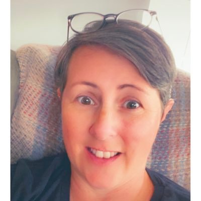 sharonlogs's profile picture. 