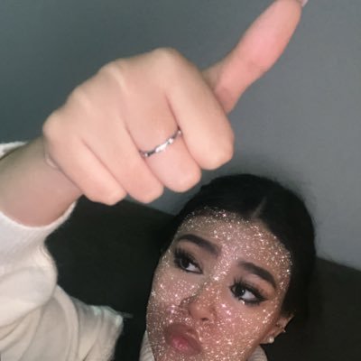 lbgloria_'s profile picture. 