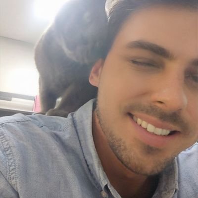 💼 Motivado pelos desafios profissionais. 👨👩👦 Pai orgulhoso e marido dedicado. Amante de viagens, musculação, surf e praticante de volteio . 😎🐴🏋️🏄