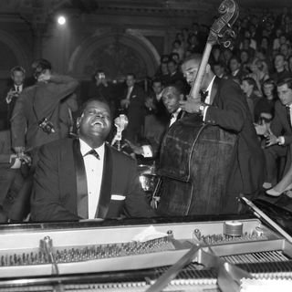 alijos's profile picture. Clarinetist, mediocre mandolin player, overthinker, GN