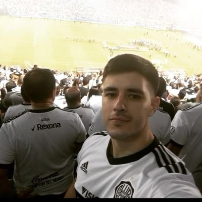 “Nuestra mayor gloria no está en no caer nunca, sino en levantarnos cada vez que caemos” OLIMPIA 👑⭐⭐⭐
