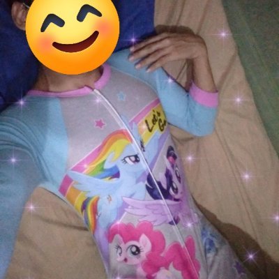 Just another femboy Abdl but don't tell anyone 🤫