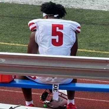 ILB/OLB @SpaldingFB 5'11, 205 lbs, 315 bench, 500 squat Email: kflowe20@gmail.com