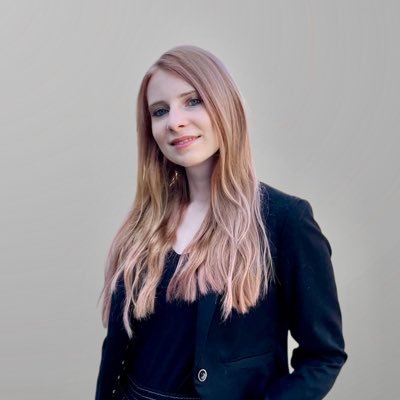 journalist & author from Leipzig, Germany | social media enthusiast, book lover & traveler 🌍📖