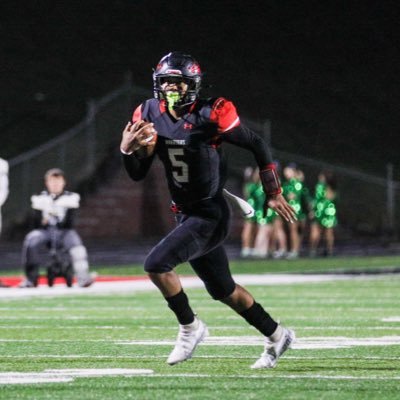 ZionWhite_'s profile picture. Class of 2023🎓|6’3 185 QB