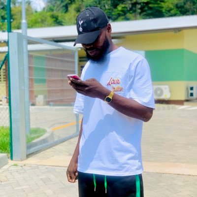 A man’s Pride brings him low, But a man of lowly spirit gains HONOR🔥. Mobile Videographer || Video Editor || Sarkodie || Nana Aba || Barcelona || Dancegodlloyd