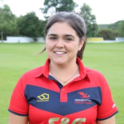 🎓@CardiffUni Graduate 🏴󠁧󠁢󠁷󠁬󠁳󠁿 Wales Women Cricket Player 🏏 Women XI Captain @RadyrCC 📚 Trainee Solicitor at @HughJamesLegal in Cardiff ⚖️