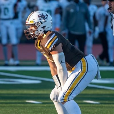 LB/RB/TE/LS Saint Francis (Mt. View) 26’ 6’1.5 215 GPA: 3.8