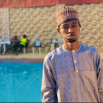 kindly follow me now for a swift follow back 💯💯