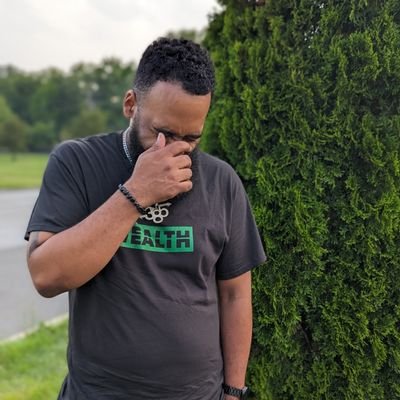 Disipha's profile picture. I'm the nigga with the beard tweetin' bout NE Pats, Chick-Fil-A, livin' life so trill. #PatriotsNation