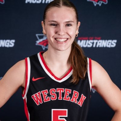 @westernwyowbb |CLASS OF 2024/2025| Point guard | 4.0 GPA |#5 | Email: anja.ekstrom@outlook.com|