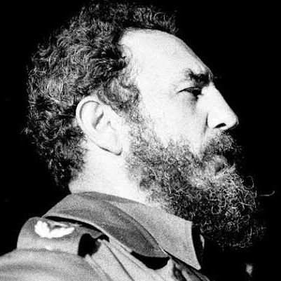 VitorDelTrapo's profile picture. há de se endurecer, sem perder a ternura.
comunista raiz. ✊🚩🚩🚩🚩