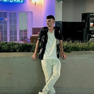 Andrea72578887's profile picture. 