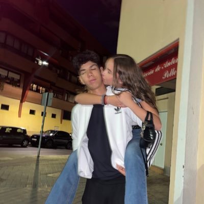 aitanaaa_lareez's profile picture. 