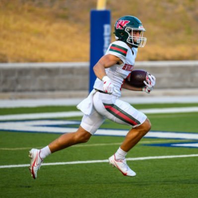 WR| Woodlands high school| co25| 5”10|170| 40time- 4.43 (laser)| vert- 39|1st Team All District| NCAA ID #2212737085|  https://t.co/3sk8GgXNNW