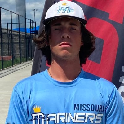 hi my name is Noah Gunnar, I’m 17, I play for the Missouri mariners top so far 89. uncommitted 2025 Francis Howell central