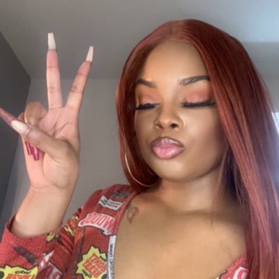 simmer|anime|🏳️🌈| new content creator| little tiddies| fat ass|cum slut | kinks| fetishes| meet ups available 💕