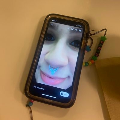 isthisasickjoke's profile picture. ˗ˏˋ 🐣 ˎˊ˗