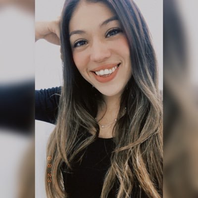 DanieMg's profile picture. It's a good kind of madness💫 Beach • Coffee • Wine •