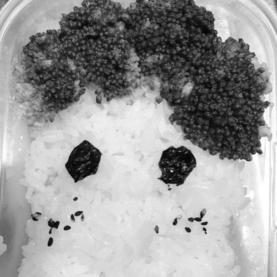 xr5t5hkw's profile picture. 炊き立てのご飯、焼きたてのパン。アツアツなラーメン、狂気みたいな硬いパンで上顎の裏がベロベロになるほど愛してる。