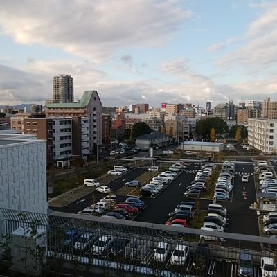 麻雀は理屈抜きで楽しいですね。程良い緊張感、あがった時の高揚感、振り込んだ時の脱力感、勝った時の満足感、負けた時の悔しい思い、人生みたいですね！