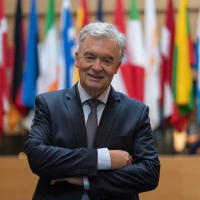 Magistrat, Député européen et Président de la délégation RN au Parlement européen, Président de l’APM, Ancien Député, Conseiller régional RN d'Occitanie