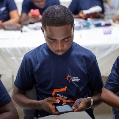 Tech Enthusiast 🤓 🚘

Engineering👨‍🔧Student @KNUSTGH

Fellow of @clpghana