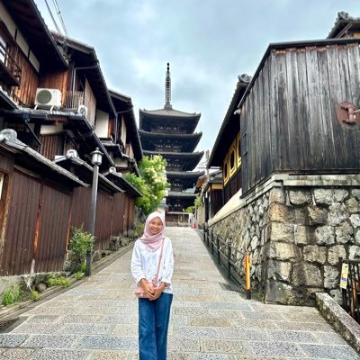 nabilahasri_'s profile picture. be kind, always