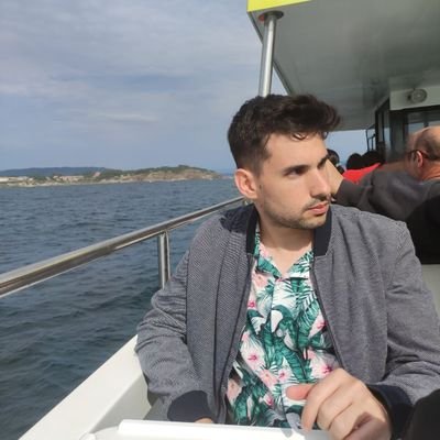 Ruvatt's profile picture. La raza humana se mueve por la falsa ilusión de que somos alguien