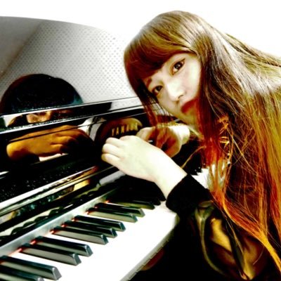ライブのサポート、作詞作曲提供、ピアノアレンジ、レッスン等の仕事をしています!ご依頼はDMにて承ります。ライブサポート¥5,000+¥1,000×曲数+交通費 合わせ練習¥1,000/1h+交通費(オープンマイクは千円/曲+参加費+交通費)※ソロ活動も行いますが、ノルマや参加費などあるものはお受けしません。