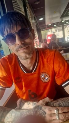 Hey peeps im dazzy fae dundee born bread United supporter 🧡🖤🏴🏴