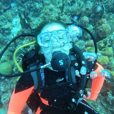 MRes student at @BristolBioSci studying enrichment in a coral reef habitat 🐠 🪸| Widening Participation outreach tutor| she/her