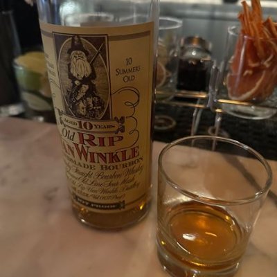 cruxmal88's profile picture. 미국 의사, 일상계, 대화계, 상담은 들어...드릴수도 있어요