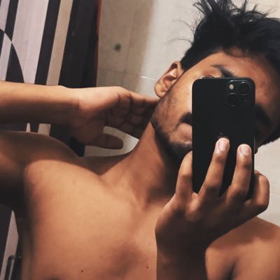 kingRovo's profile picture. I convert caffeine into code🤍