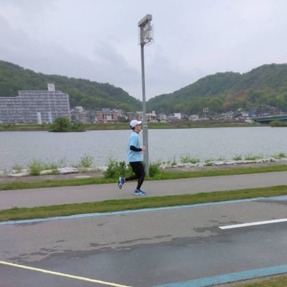 runtabo's profile picture. マラソン・ランニング用🏃‍♂️37才👨2023.2本格再開🏃フル3:51:36(24福富ダム)
ハーフ1:48:39(23あしだがわ)
20㌔1:35:18(23白竜湖)
2025.5一年ぶりに再開
目標:サブ3.5
島根県民ファイターズファン⚾🦊

次走　未定
#フォロー歓迎