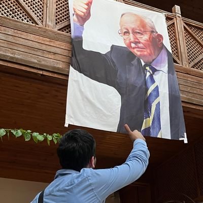 enesbalay's profile picture. İslam savunulması gereken bir ideoloji değil, yaşanılması gereken bir dindir. 
(Abdülaziz Kıranşal)