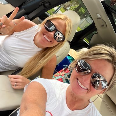 mytupperlife's profile picture. 🦞 The way life should be. Wifey, Cool Mum, Lala, Dog & Pony Show, Music Maker, Creative Junkie, & Producer 💃🎧🎸