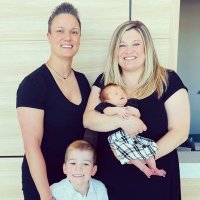 Emily Henry (@emilyhelenhenry) 's Twitter Profile Photo