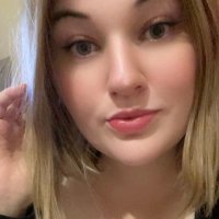 Clo (@clo_blooms) 's Twitter Profile