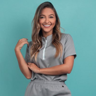 Odontologo estético, Rehabilitación oral. Sonrisas que cautivan por aquí 👉🏼 @odkatheringuevara