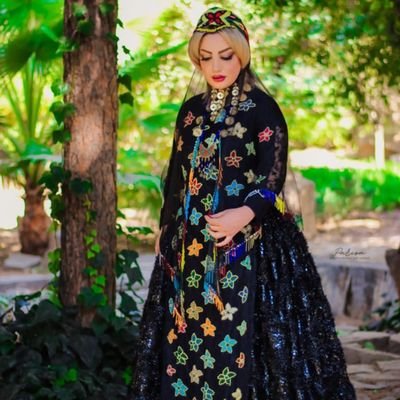 خسته از اینکه چی بپزم؟!
عاشق خانواده
رفیق خوبی هستم و دوستای چهل ساله خیلی خوب دارم